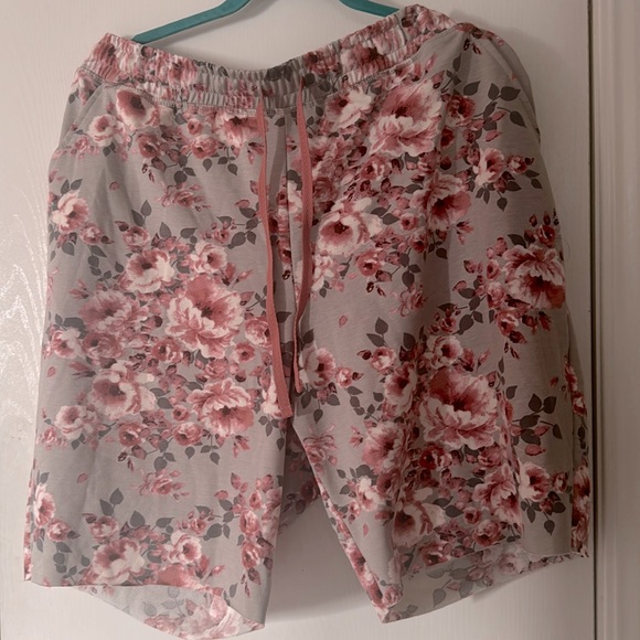 LuLaRoe Floral Jamie French Terry Shorts (Xl) - Picture 1 of 4